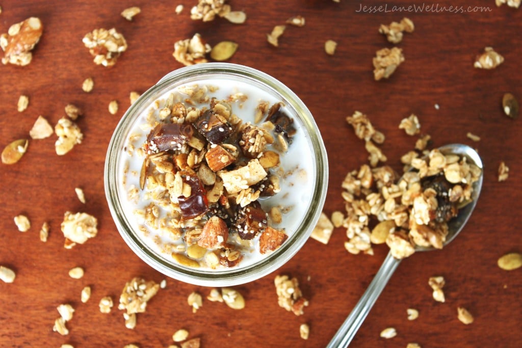 Healthy Homemade Granola by @jesselwellness #vegan #healthy