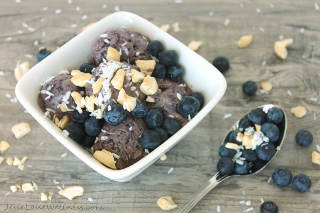 Vegan Blueberry Ice Cream Recipe by @jesselwellness #vegan #healthydessert