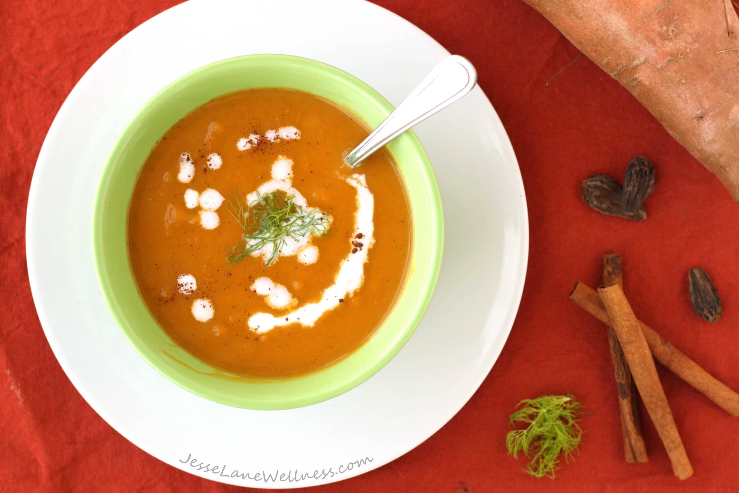 Chai Sweet Potato Soup by @jesselwellness #chai #healthysoup