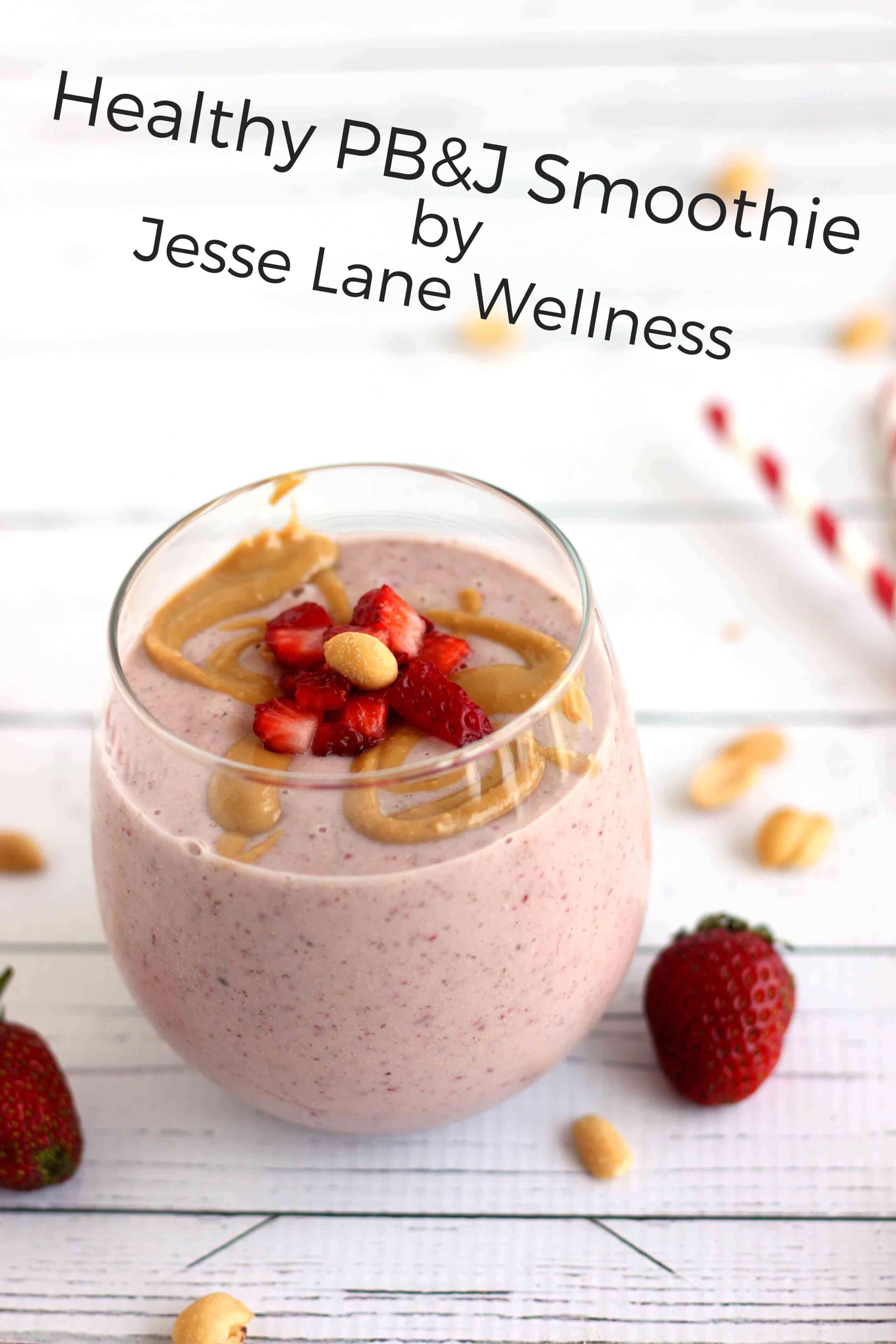 Healthy PB&J Smoothie by @jesselwellness #smoothie #pbj