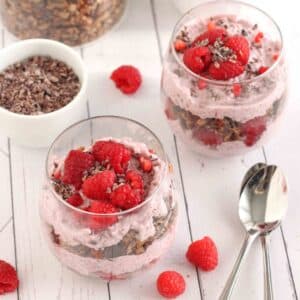 Raspberry Chocolate Chia Pudding by @jesselwellness square